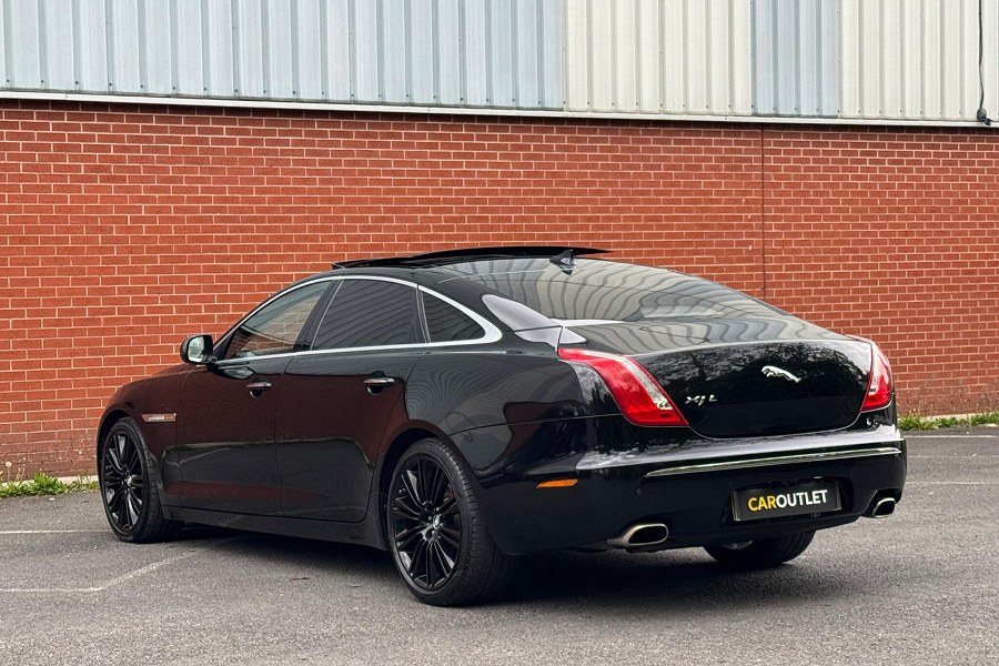 2014 Jaguar XJ photo 6
