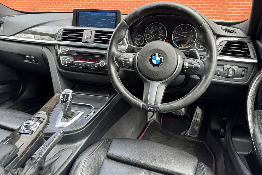 2013 BMW 3 Series photo 3