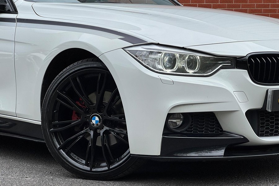 2013 BMW 3 Series photo 14