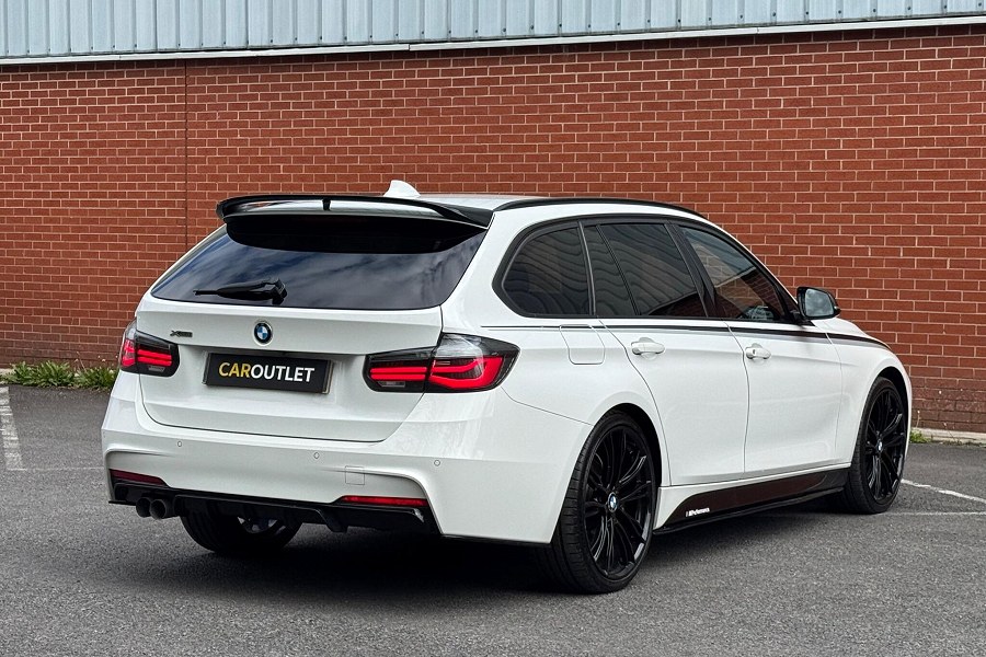 BMW 3 Series photo 2