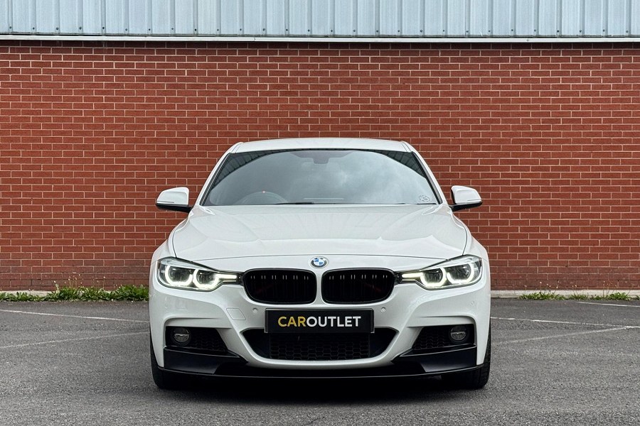 2017 BMW 3 Series photo 4
