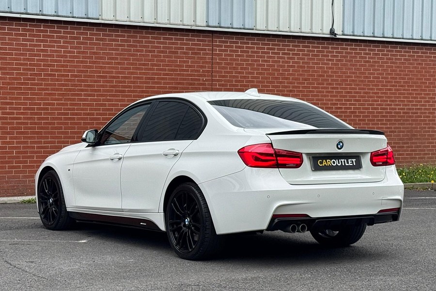 2017 BMW 3 Series photo 6