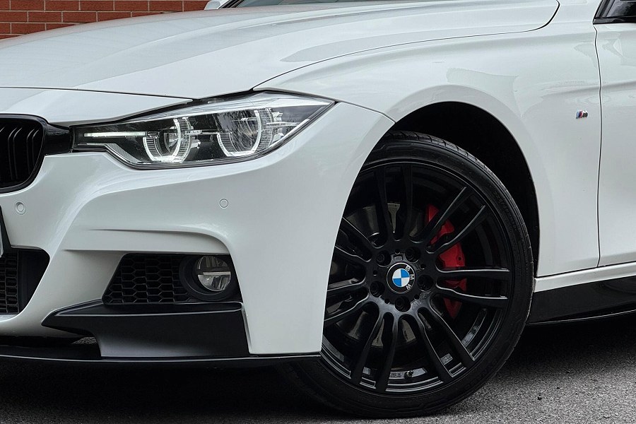 2017 BMW 3 Series photo 13