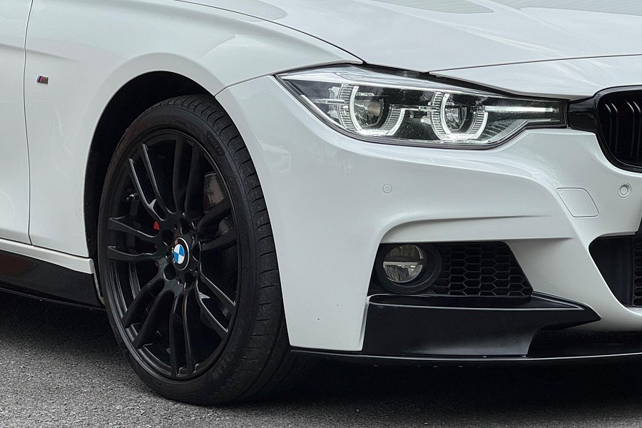 2017 BMW 3 Series photo 11