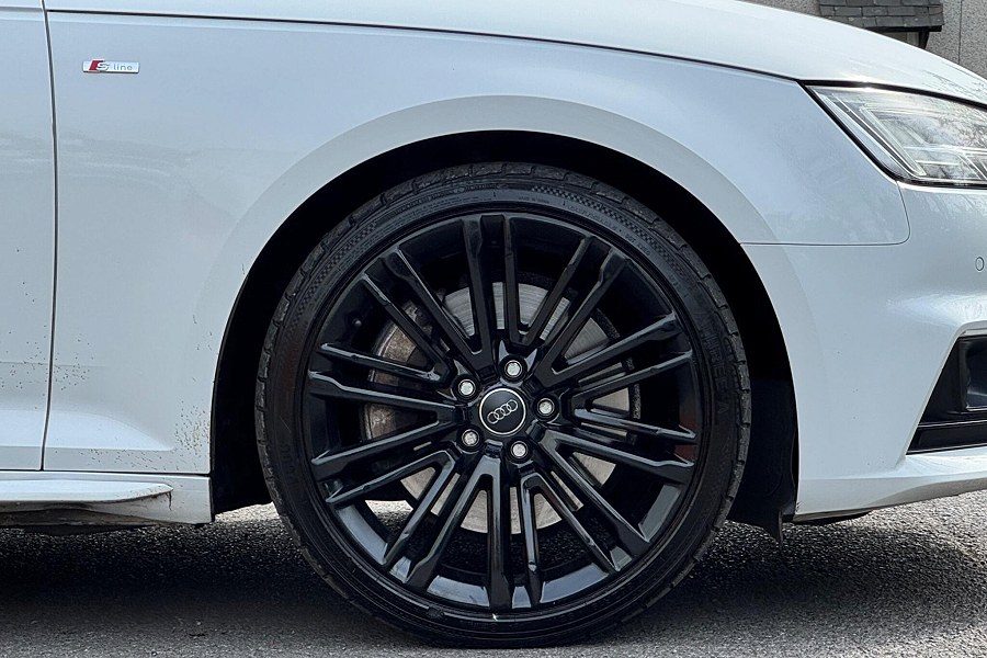 2016 Audi A4 photo 11