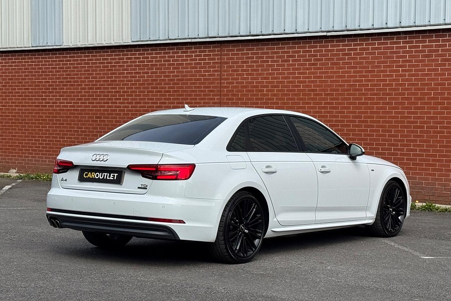Audi A4 photo 2