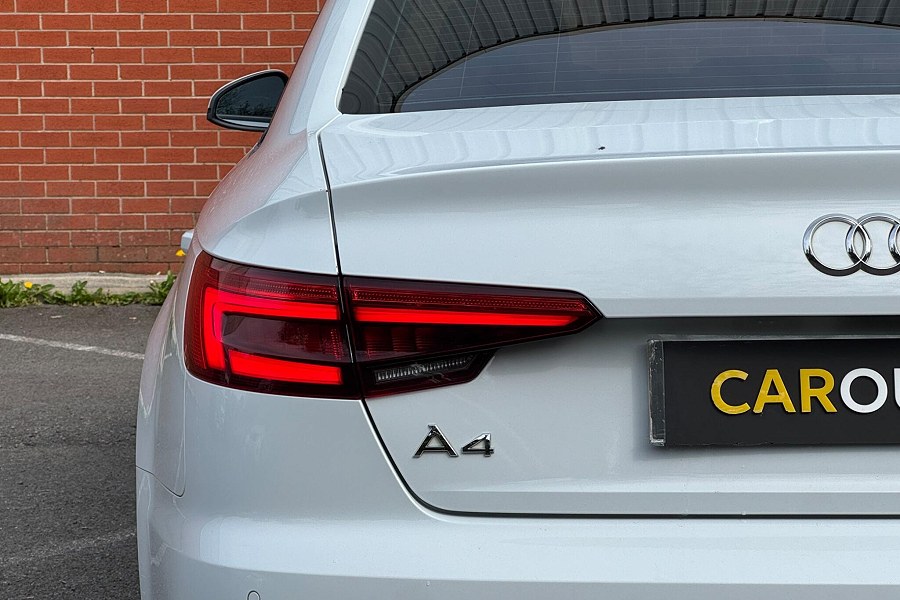 2016 Audi A4 photo 12