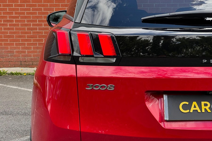 2017 Peugeot 3008 photo 13