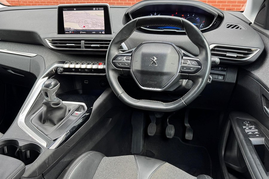 2017 Peugeot 3008 photo 3