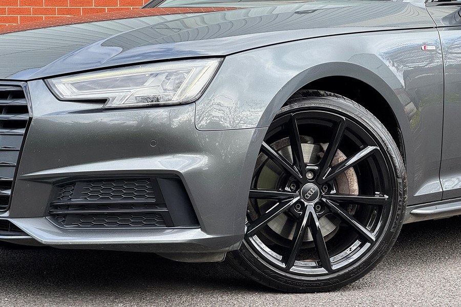 2016 Audi A4 Avant photo 13