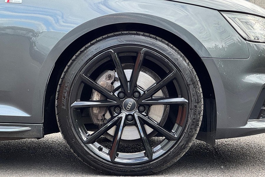 2016 Audi A4 Avant photo 11