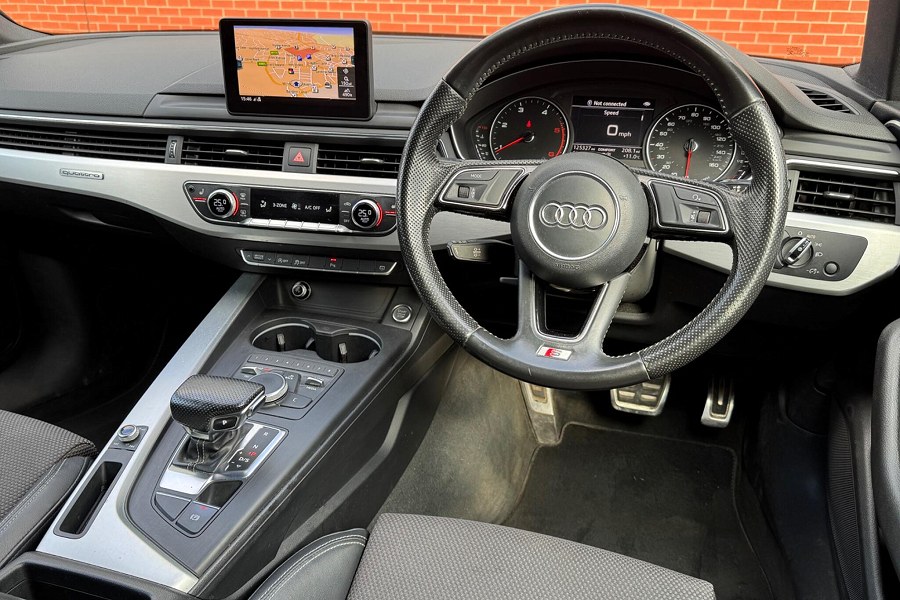 2016 Audi A4 Avant photo 3