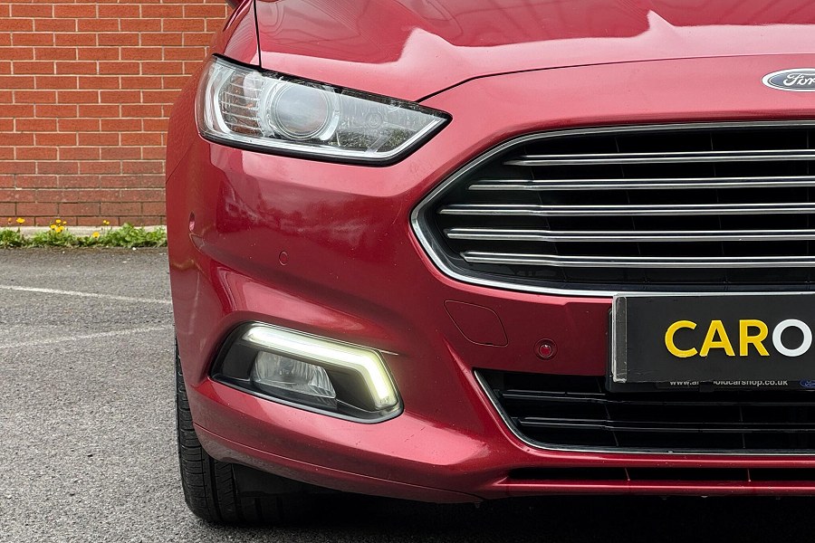 2016 Ford Mondeo photo 9