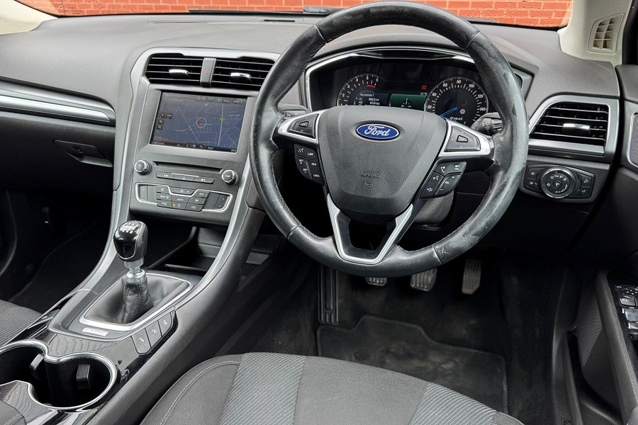 2016 Ford Mondeo photo 3