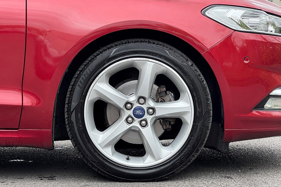2016 Ford Mondeo photo 11