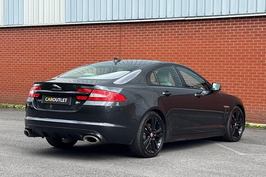 Jaguar XF photo 2