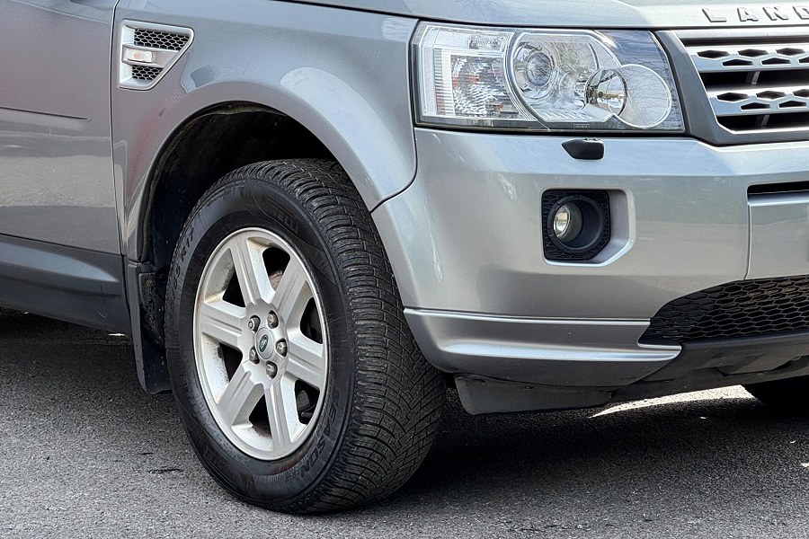 2012 Land Rover Freelander 2 photo 10
