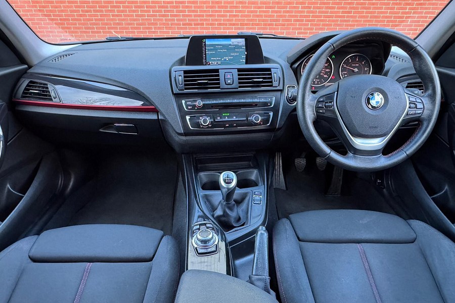2015 BMW 1 Series photo 11