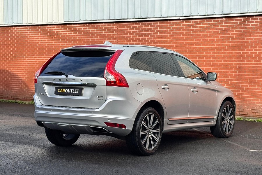 Volvo XC60 photo 2