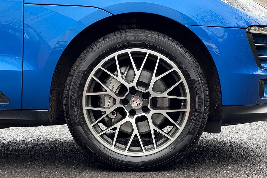2015 Porsche Macan photo 14
