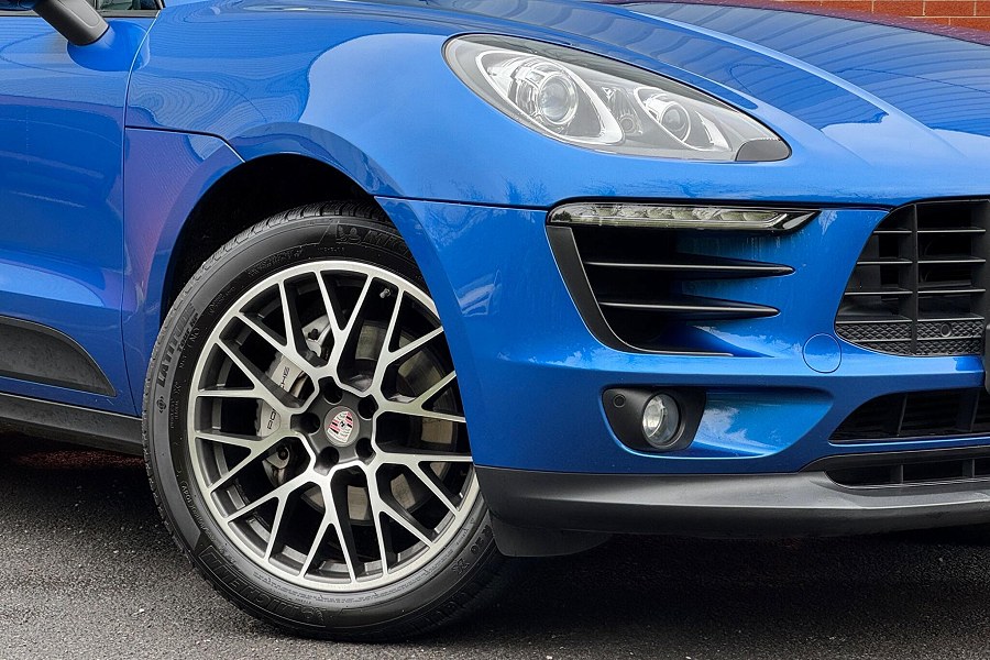 2015 Porsche Macan photo 12