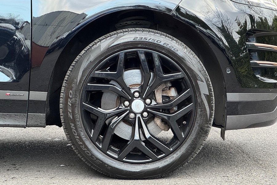 2019 Land Rover Range Rover Evoque photo 10