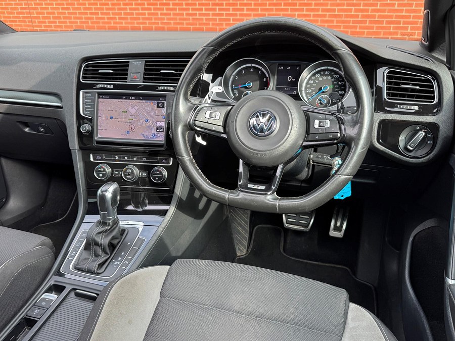 2015 Volkswagen Golf photo 3