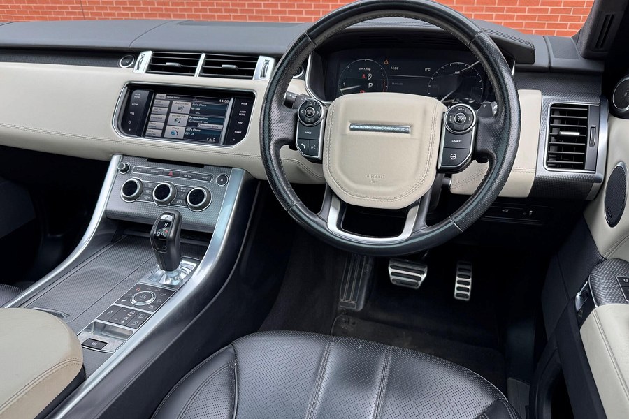 2015 Land Rover Range Rover Sport photo 3