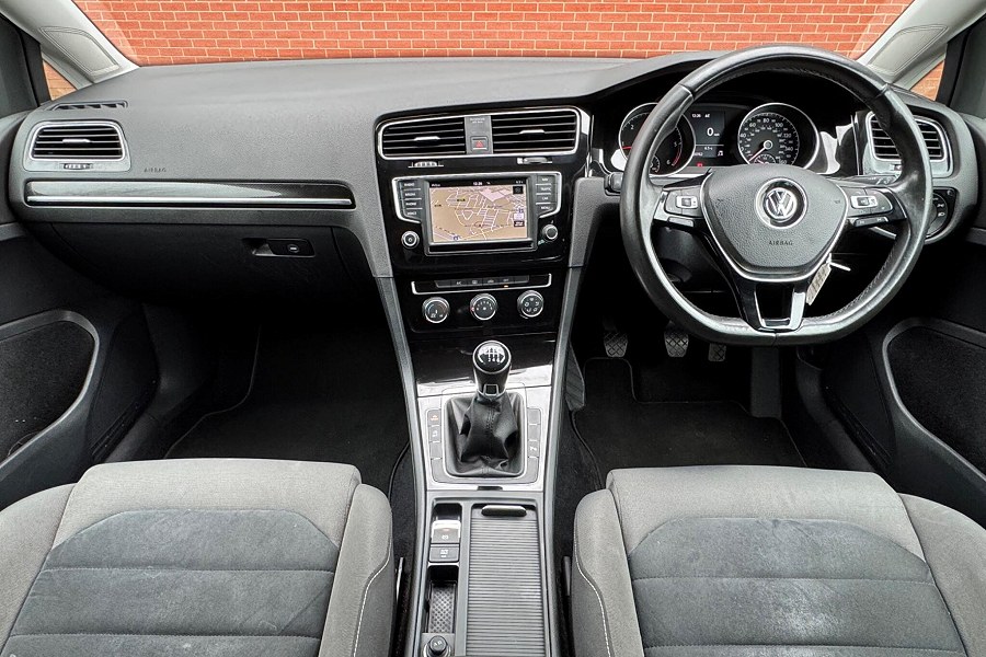 2015 Volkswagen Golf photo 14