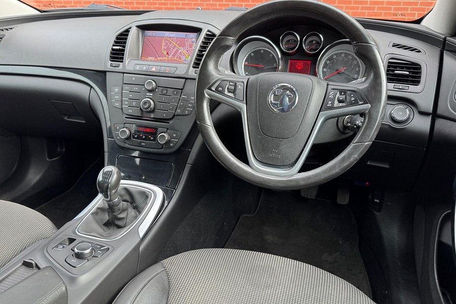 2013 Vauxhall Insignia photo 3
