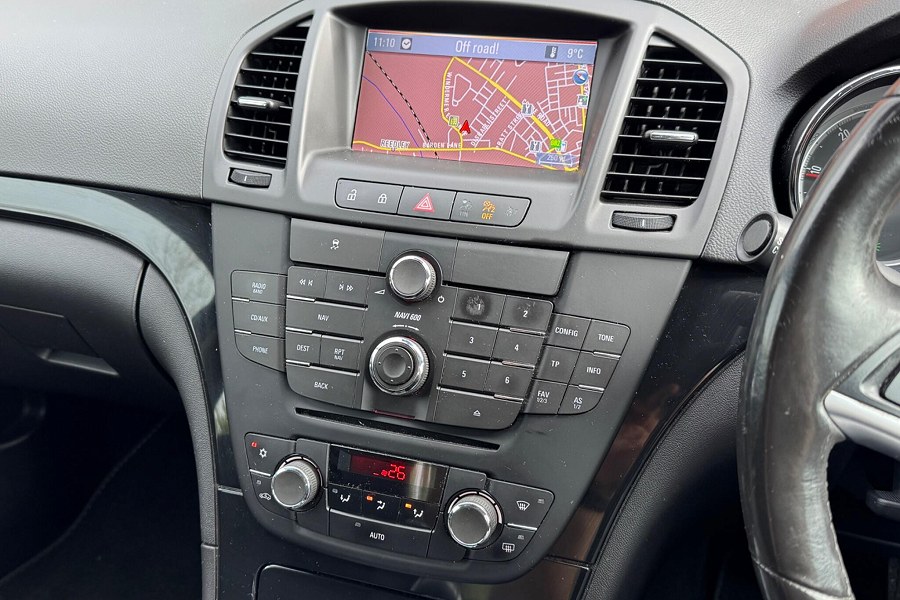 2013 Vauxhall Insignia photo 11