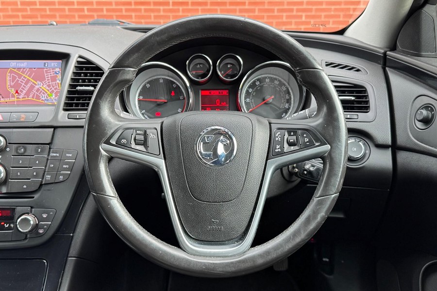 2013 Vauxhall Insignia photo 10
