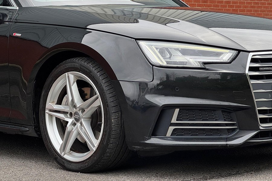 2017 Audi A4 photo 9