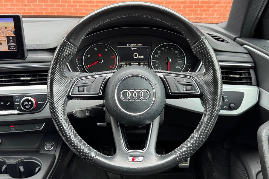 2017 Audi A4 photo 13