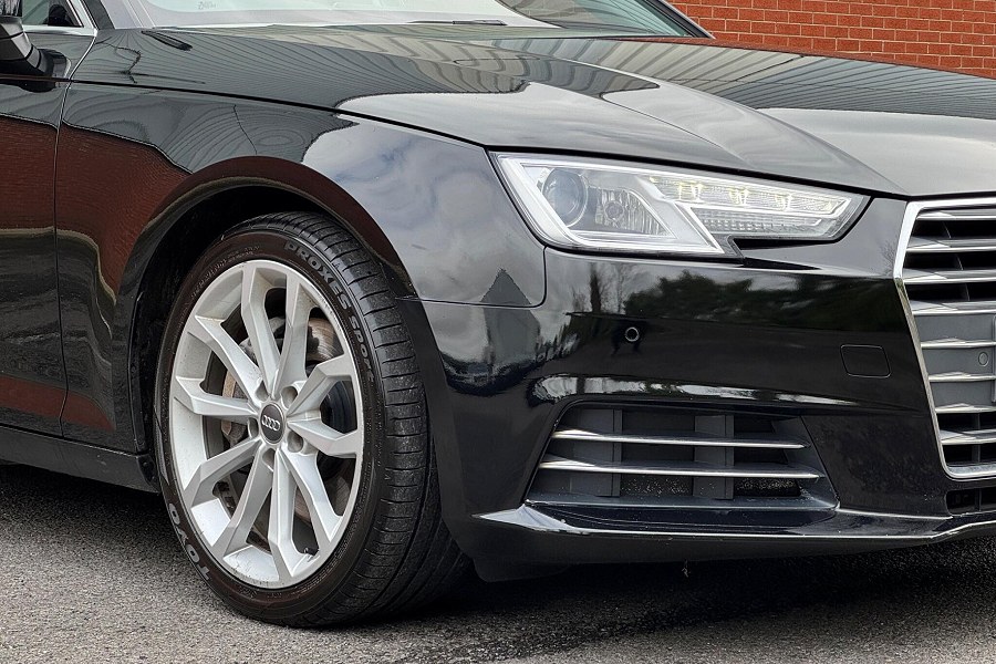 2017 Audi A4 photo 9