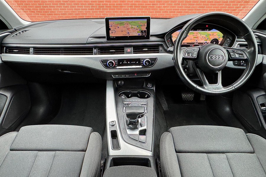 2017 Audi A4 photo 14