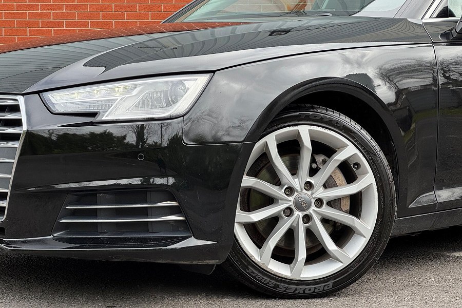 2017 Audi A4 photo 13