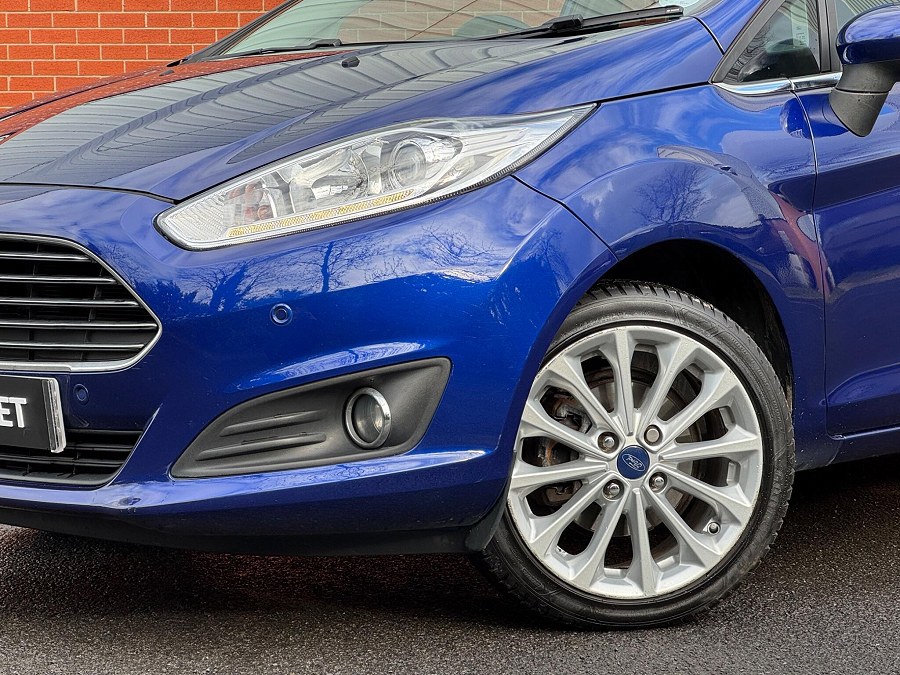 2016 Ford Fiesta photo 14