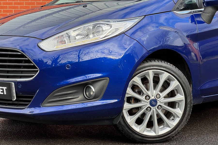 2016 Ford Fiesta photo 14
