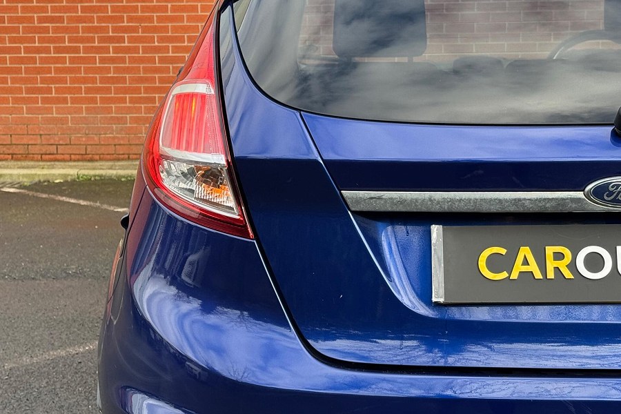 2016 Ford Fiesta photo 11