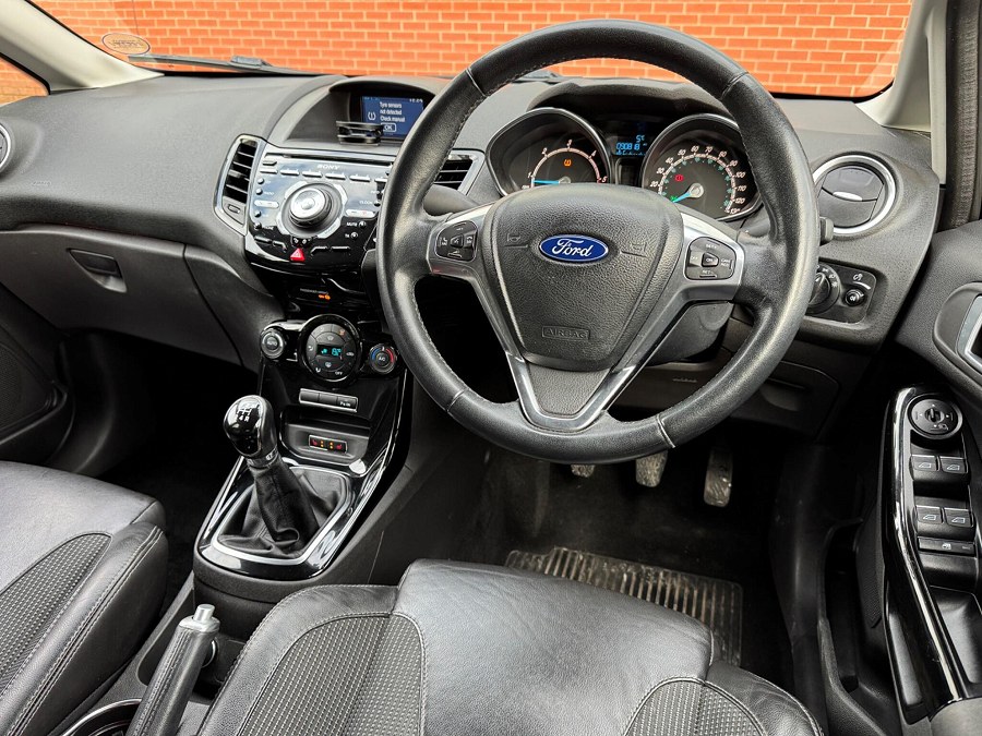 2016 Ford Fiesta photo 3