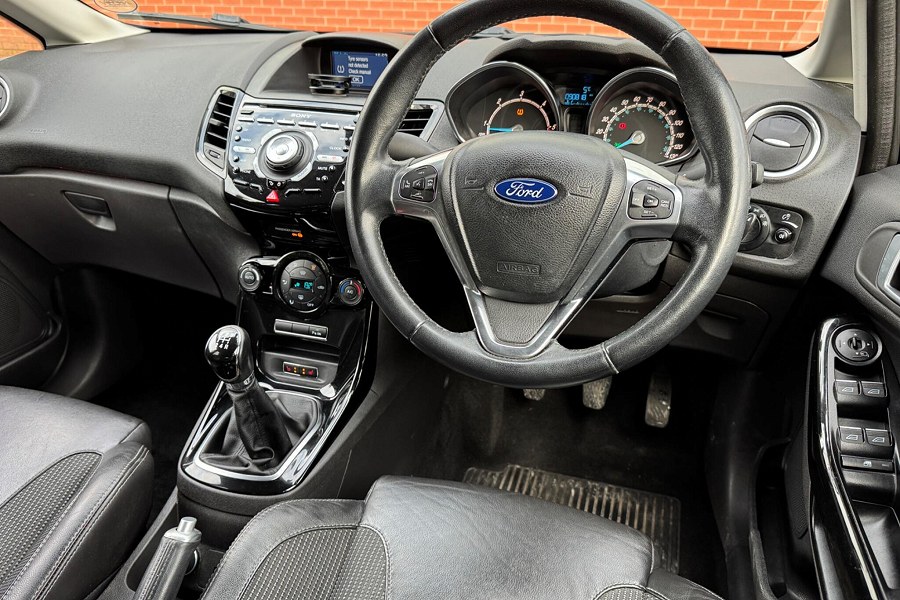 2016 Ford Fiesta photo 3