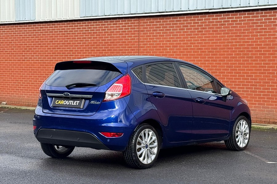 Ford Fiesta photo 2