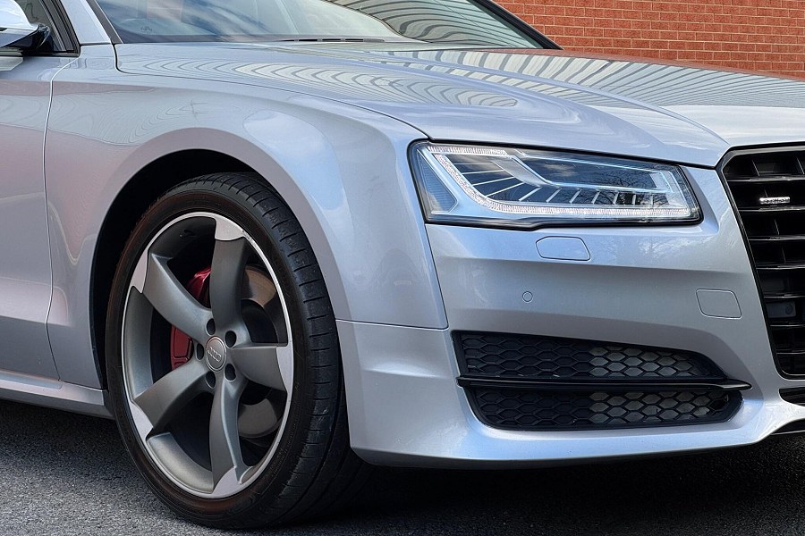 2017 Audi A8 photo 10