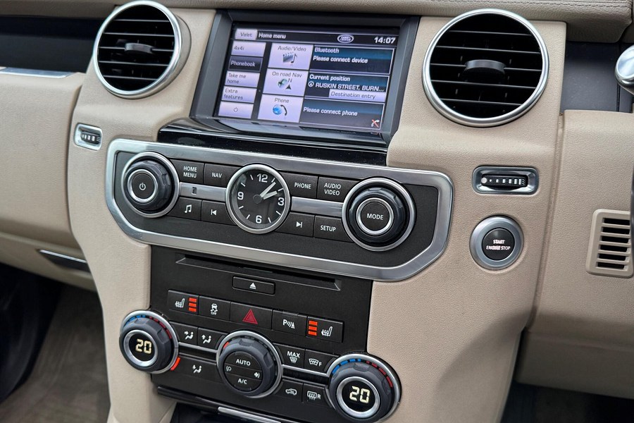 2012 Land Rover Discovery 4 photo 13