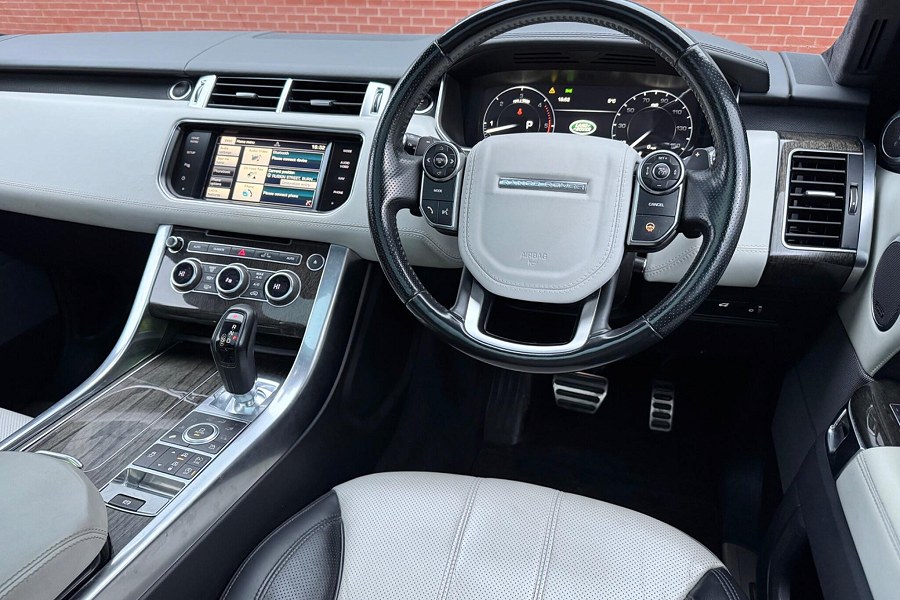2014 Land Rover Range Rover Sport photo 3