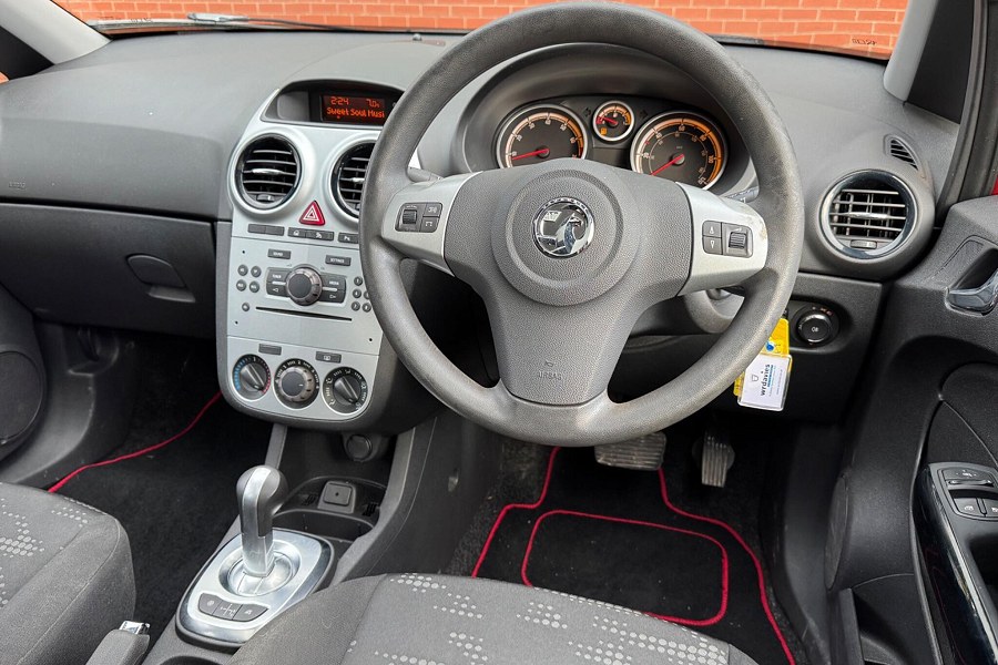 2013 Vauxhall Corsa photo 3