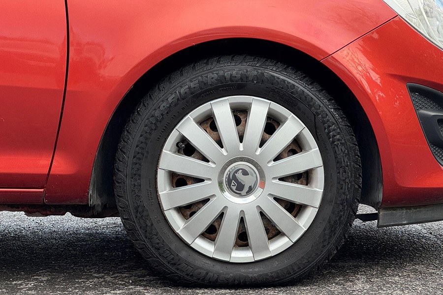 2013 Vauxhall Corsa photo 9