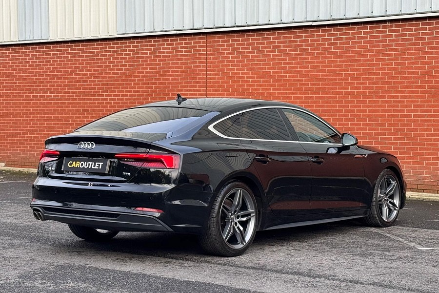 Audi A5 photo 2