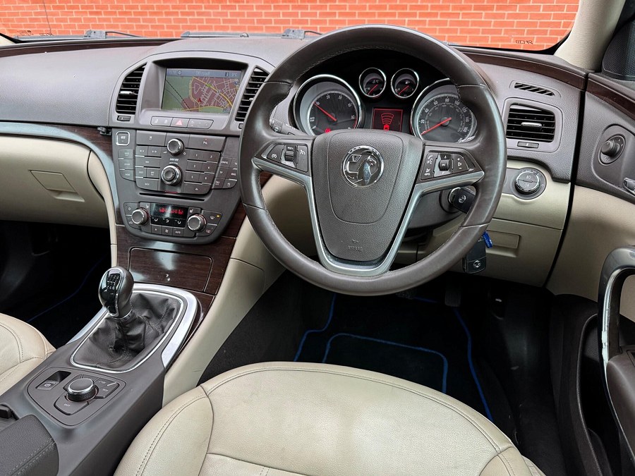 2013 Vauxhall Insignia photo 3
